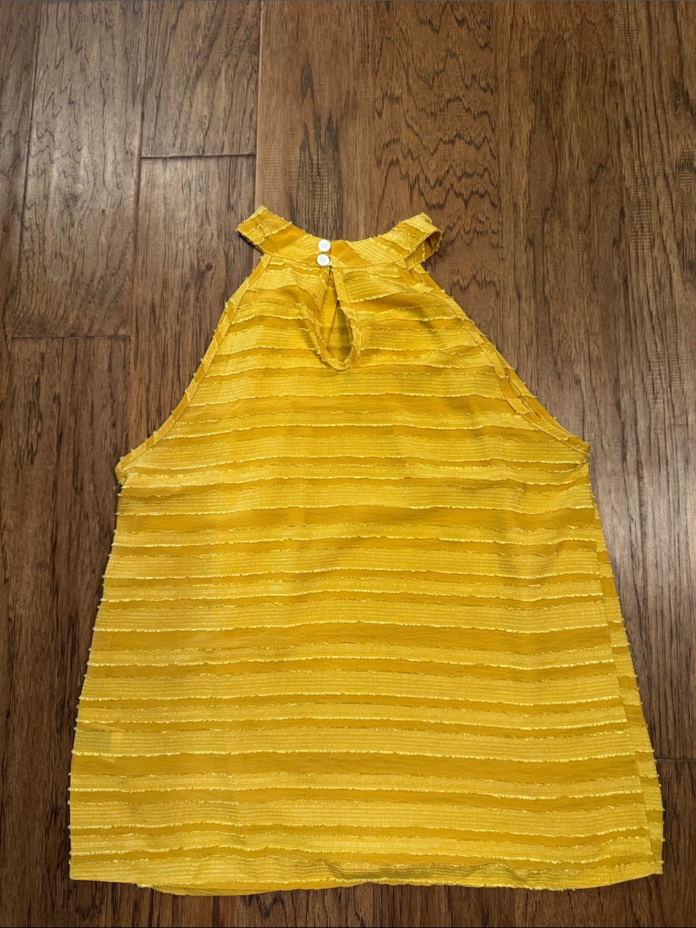 SHEIN gold Textured Halter top - Picture 2 of 3